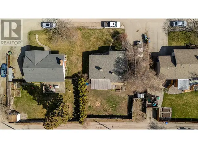 1388 Cherry Crescent W Kelowna, British Columbia in Land for Sale in Penticton - Image 4