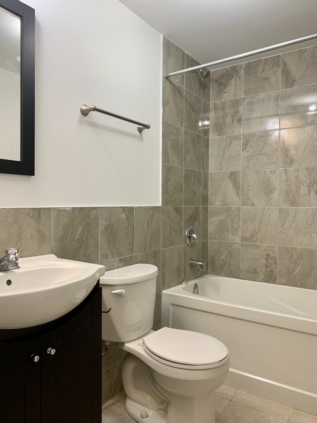 Dawes Apartments 2 Bedroom with balcony Apartment for Rent Long