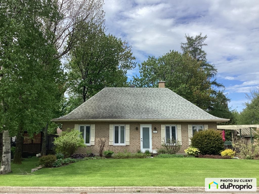 $425,000 - Bungalow for sale in St-Nicolas — photo 1