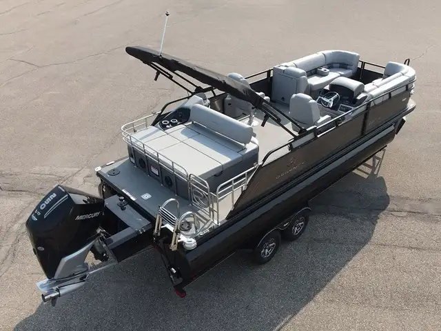 2024 Regency 230 LE3 Sport With 250L Tritoon Pontoon Boat in Powerboats & Motorboats in Vernon - Image 8