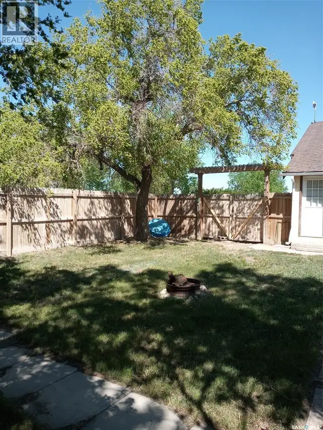 108 Phillips STREET Coleville, Saskatchewan in Houses for Sale in Saskatoon - Image 5