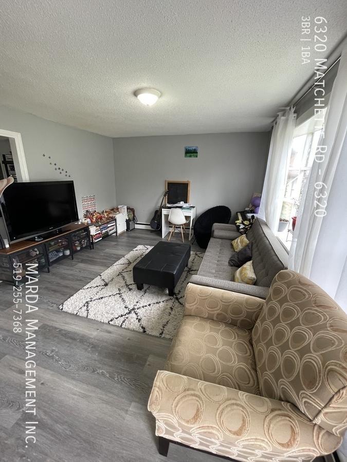 SPACIOUS 3 BED / 1 BATH UNIT IN LASALLE! Long Term Rentals Windsor