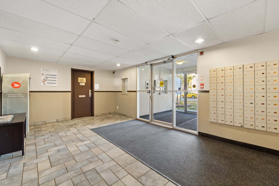Sandwich Tower Apartments - 1 Bedroom, 1 Bath Apartment for Rent 4