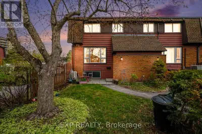 Priced to sell! Rare opportunity to own an END UNIT townhouse in the heart of central Nepean. This a...