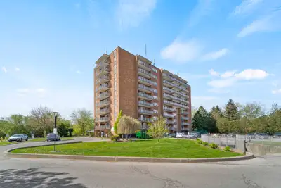 Building Description $1000 OFF FIRST MONTHS RENT FOR MILITARY & EMERGENCY RESPONDERS* *Conditions ap...