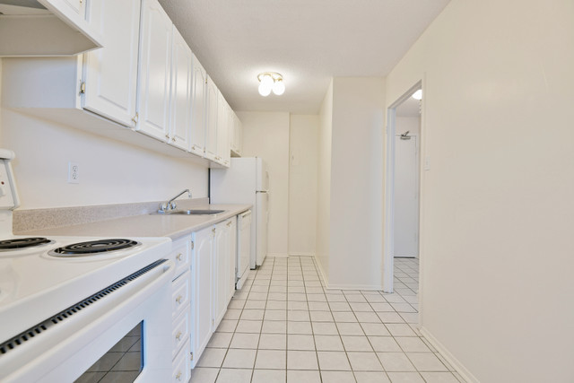Castleview - Two Bedroom Suites for Rent in Riverview Park in Long Term Rentals in Ottawa - Image 3