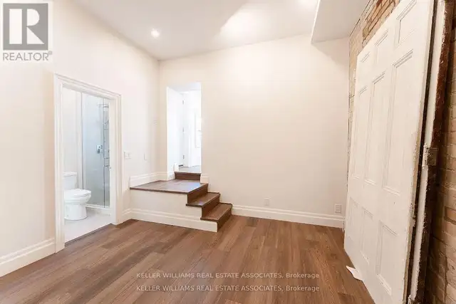 54 STEWART STREET Toronto (Waterfront Communities), Ontario62864376544897124