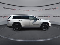 // ACCIDENT FREE!! // This 2024 Jeep Grand Cherokee L Limited 4x4 is a roomy, well-equipped SUV buil... (image 8)