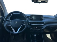 This Hyundai Tucson boasts a Regular Unleaded I-4 2.0 L/122 engine powering this Automatic transmiss... (image 8)