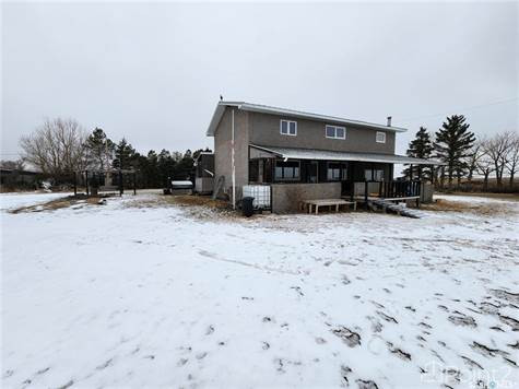 Roughbark Acreage in Houses for Sale in Regina - Image 2