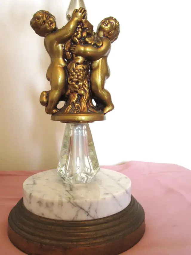 Hollywood Regency Style Cherub Table Lamps, Vintage in Indoor Lighting & Fans in City of Montréal - Image 2