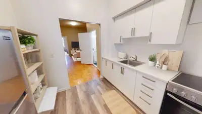 212 ½ - 216 ½ Bank: Apartment for rent in Centretown Apartments