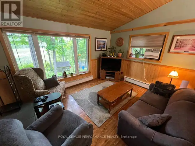 253 LACOURSE LANE Lanark Highlands, Ontario in Houses for Sale in Ottawa - Image 5