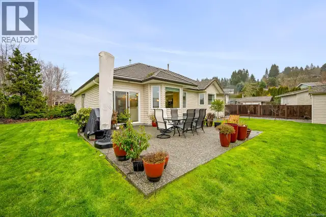 1310 PHEASANT Pl Courtenay, British Columbia in Houses for Sale in Comox / Courtenay / Cumberland - Image 3