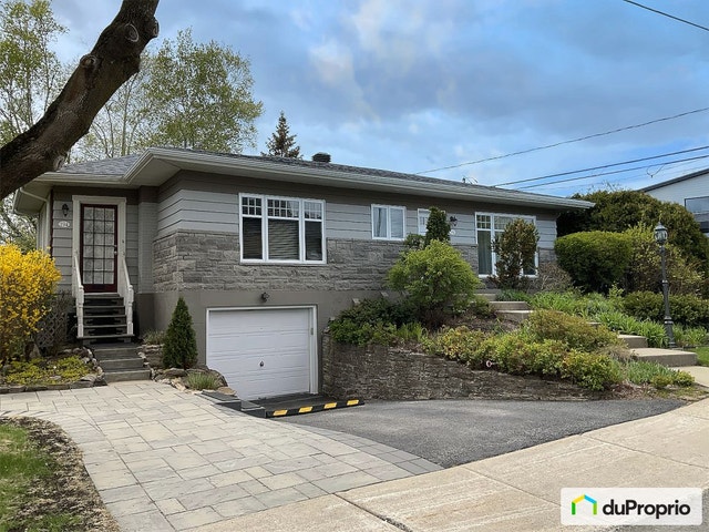 $699,000 - Bungalow for sale in Pont-Viau — photo 1