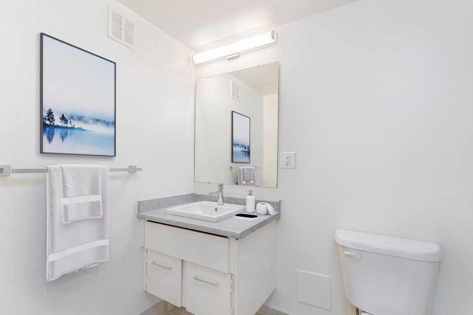Victorian Arms - 3 Bedroom Apartment for Rent 3