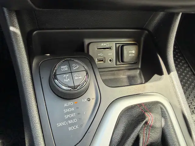 2017 Jeep Cherokee Trailhawk5484076570837196825