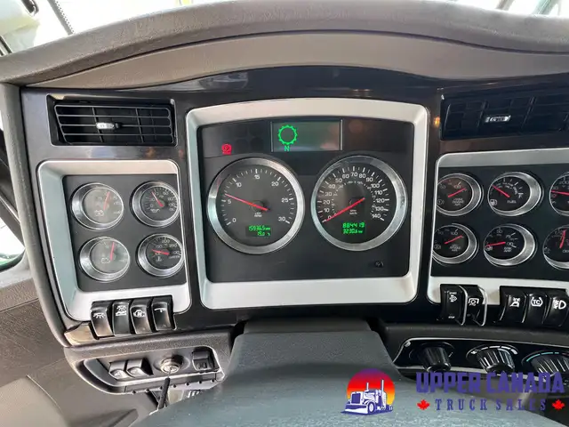 2019 Kenworth T800 in Heavy Trucks in Barrie - Image 16