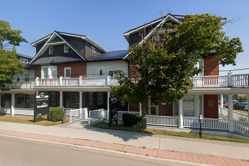 A bright, open lower-level space perfect for yoga, pilates, group fitness, dance classes, workshops,...