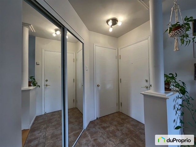 $373,900 - Condominium for sale in Chomedey — photo 2