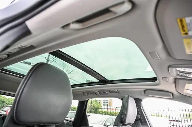 2023 Volvo XC60 in Cars & Trucks in City of Montréal - Image 26