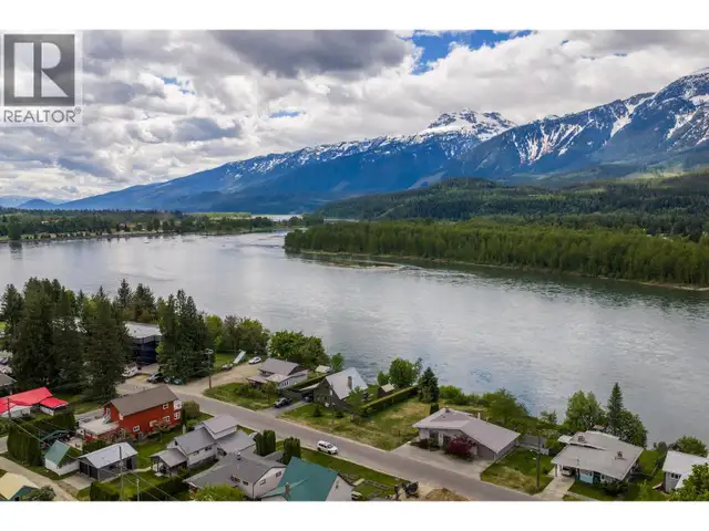 1311 Front Street Revelstoke, British Columbia in Land for Sale in Revelstoke - Image 14