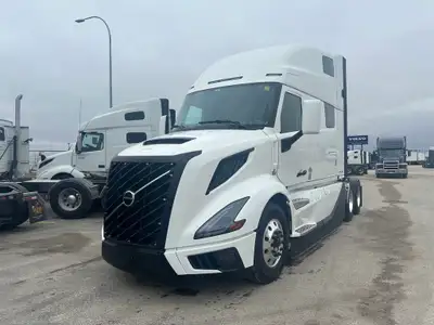 D13 engine, 455 hp, Turbo compound, I-Torque, I Shift Automatic transmission ATO2612G, 53,200lb GVW,...