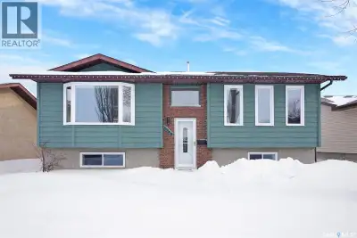 Very well cared for and maintained 4 bed, 2 bath bi-level located in the desirable neighbourhood of...