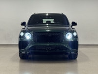 Découvrez le parfait équilibre entre luxe, performance et prestige avec ce magnifique Bentley Bentay... (image 2)