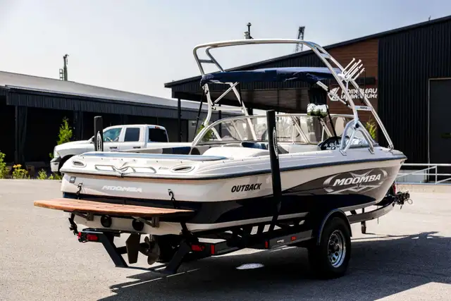 2004 Moomba Outback in Powerboats & Motorboats in Rimouski / Bas-St-Laurent - Image 7
