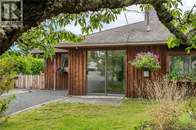 217 Larwood Rd Campbell River, British Columbia in Houses for Sale in Campbell River - Image 4