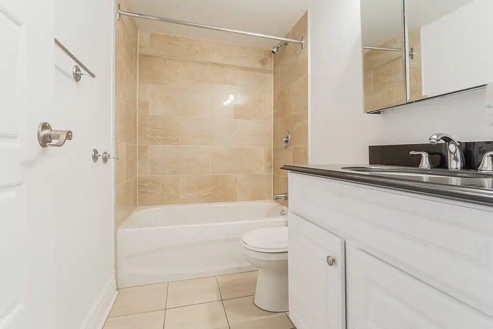 Studio à louer ,rent, downtown , CDN 4