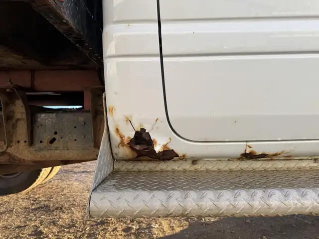 2001 DODGE RAM 3500 in Heavy Trucks in Saskatoon - Image 41