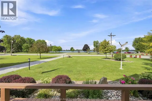 3932 St Clair PARKWAY Port Lambton, Ontario in Houses for Sale in Chatham-Kent - Image 3