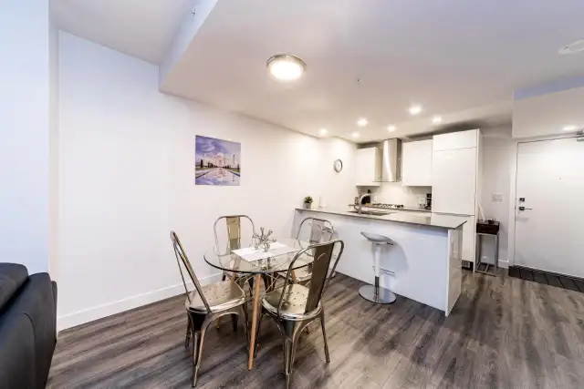 Furnished 1BR Downtown Vancouver | All inclusive | Weekly Stay in Short Term Rentals in Vancouver - Image 5