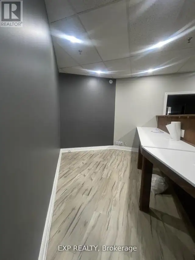 17 - 4370 STEELES AVENUE Vaughan (Steeles West Industrial), Onta in Commercial & Office Space for Rent in Markham / York Region - Image 7
