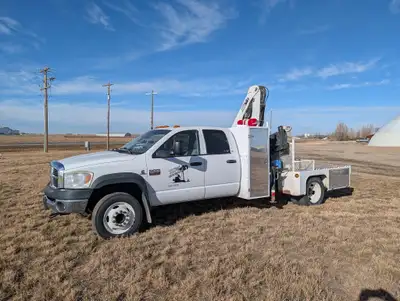2008 Dodge Ram 5500HD SLT 4x4 Picker Truck Comes with a 6.7L Cummins turbo diesel engine, 305 hp, en...