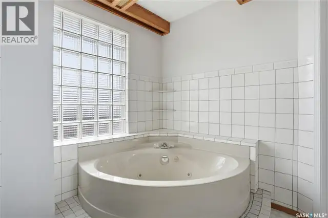 10 Meadow BAY Lumsden, Saskatchewan in Houses for Sale in Regina - Image 37