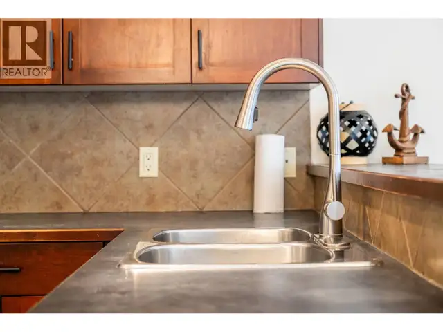 7307 PROSPECTOR Avenue Unit# 202 Radium Hot Springs, British Col in Condos for Sale in Cranbrook - Image 12
