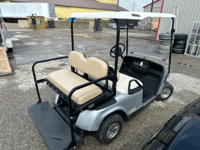 2018 EZ-GO GAs powered Golf cart 90 Day Warranty included! in ATVs in Mississauga / Peel Region - Image 4