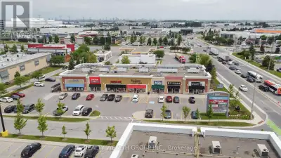 Exceptional turnkey restaurant opportunity in a prime West Mississauga AAA retail plaza!Approximatel...