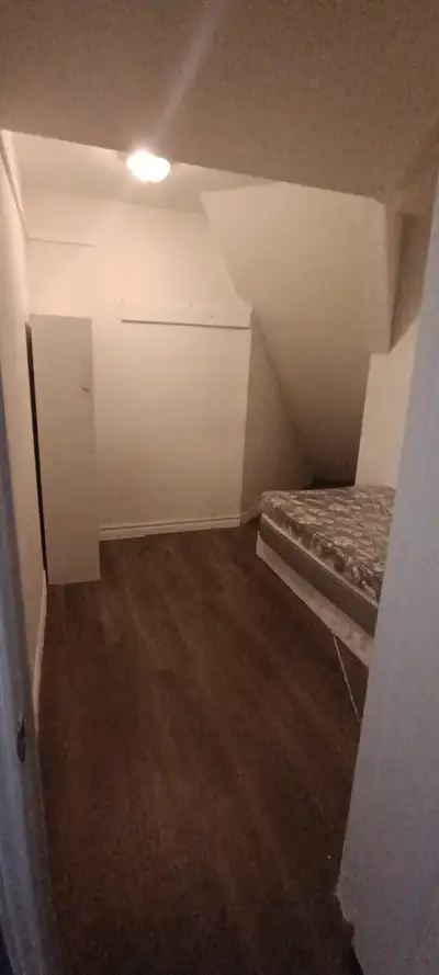 Private room available on Aug 1st 2026 Viewing not available till the last week of July 2026 1 washr...
