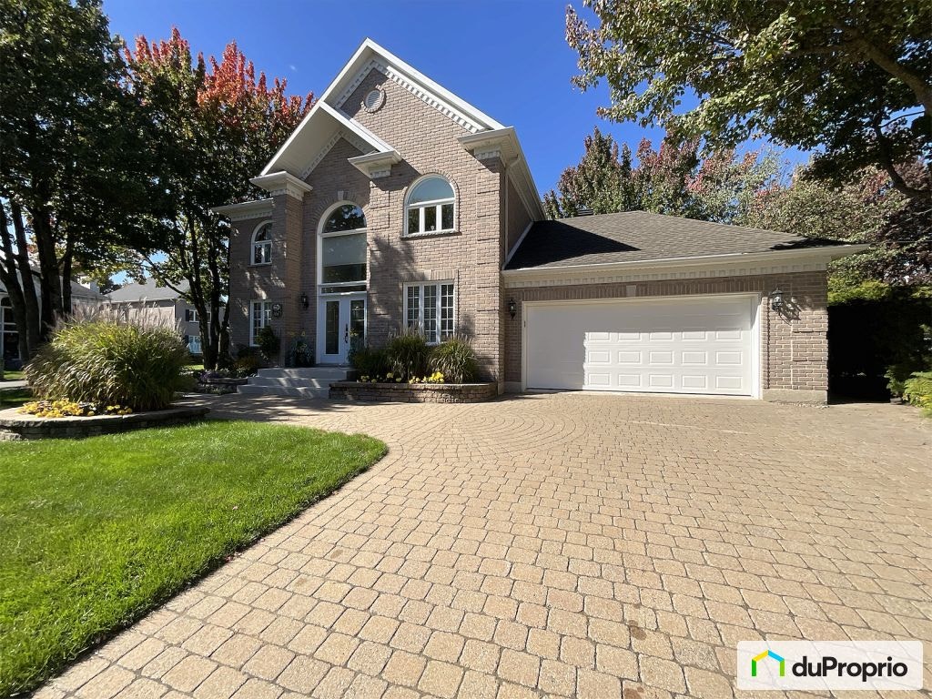 $934,999 - 2 Storey for sale in St-Redempteur — photo 1