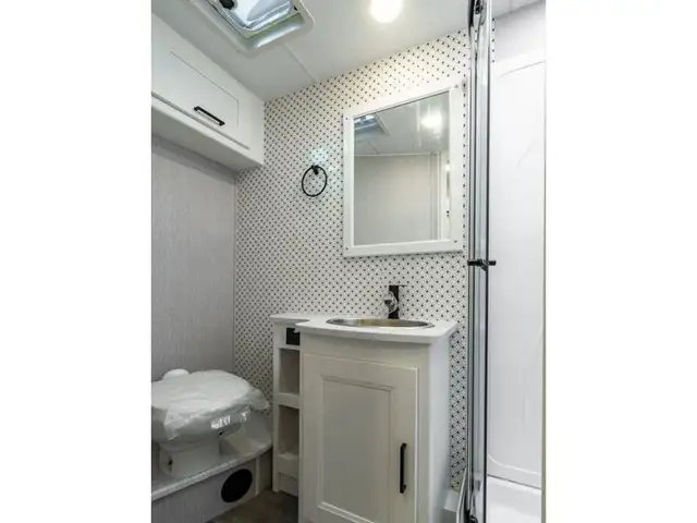 2023 Coachmen Encore 325 Classe A Full Body paint VR / RV in RVs & Motorhomes in Laval / North Shore - Image 19