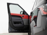 This 2018 Land Rover Range Rover Sport HSE Dynamic Supercharged is a Canadian vehicle with a clean C... (image 7)