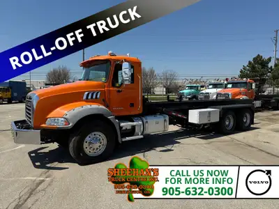 Very Clean 2013 Mack Tandem Roll-off with Mack MP8 455Hp, 902,123kms, 8LL, 20,000lb Front Axle, 46,0...