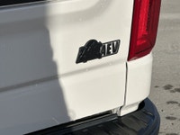 AMVIC Licensed Dealer STOCK # CU131950 AMVIC LICENSED DEALER The 2026 CHEVROLET SILVERADO 1500 CREW... (image 6)