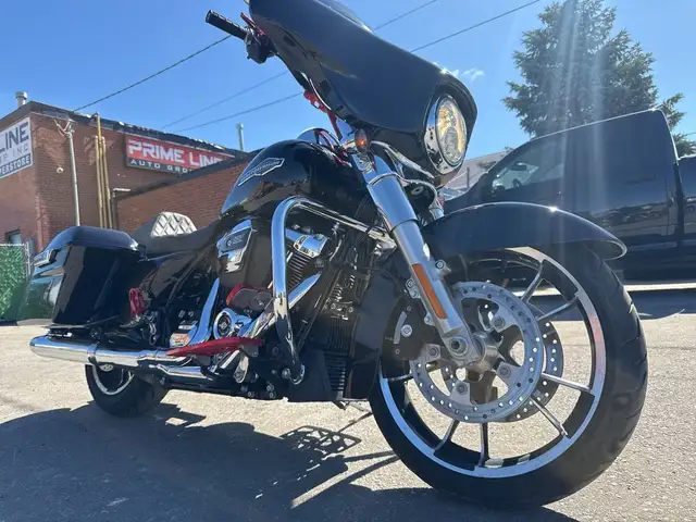 2023 Harley-Davidson Street Glide ~ STREET GLIDE ~ CANANDIAN ~ 1 in Sport Touring in City of Toronto - Image 30