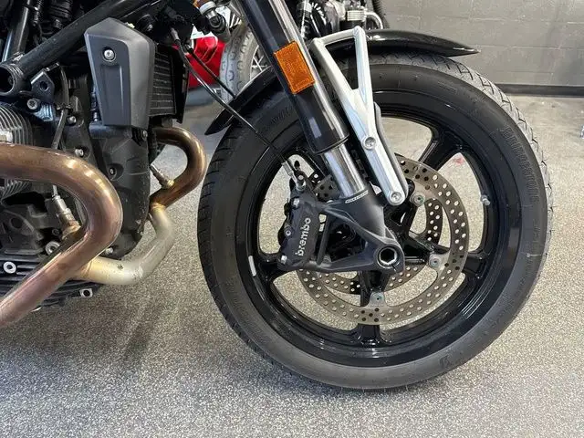 2024 BMW R 12 Blackstorm Metallic in Street, Cruisers & Choppers in Calgary - Image 6