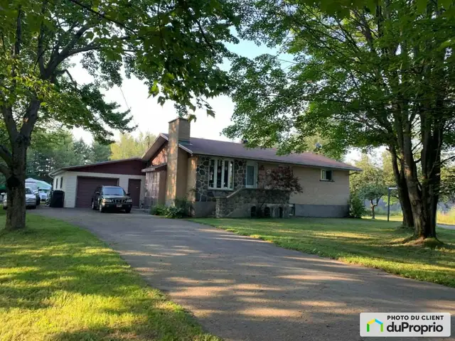 $429,000 - Bungalow for sale in Princeville in Houses for Sale in Victoriaville - Image 2